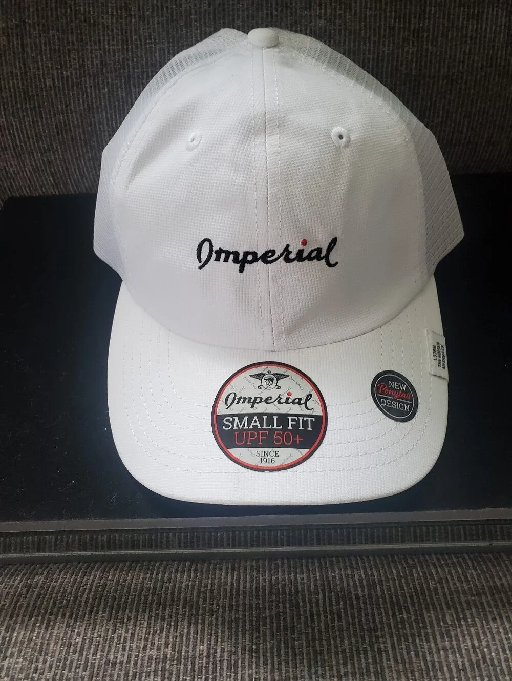 NWOT IMPERIAL OFFICIAL PERFORMANCE CAP WHITE UPF50+ PONYTAIL DESIGN WOMENS SMALL